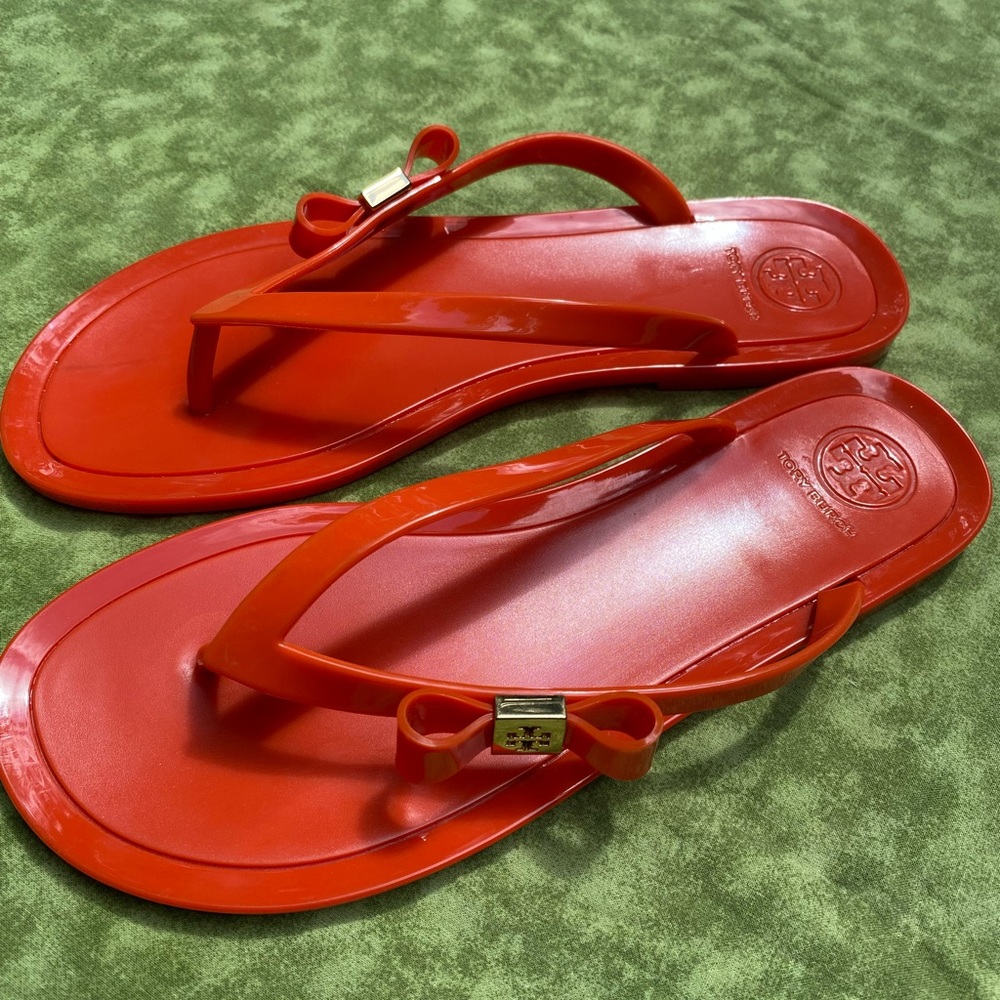 Tory Burch orange bow flip flops sandals